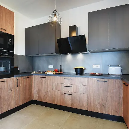 Villa Modern With Heated Pool