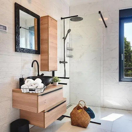 Modern With Heated Pool Villa *