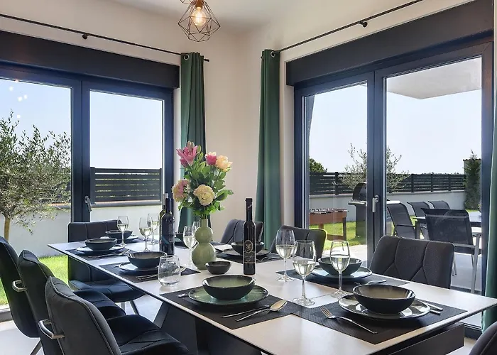 In Croatia Near Scenic Coastline 빌라 풀라