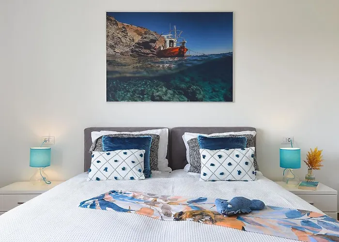 In Croatia Near Scenic Coastline 풀라